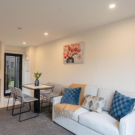 Modern 2 Bedroom Townhouse In Cbd With Parking! Sleeps 5 Крайстчърч Екстериор снимка