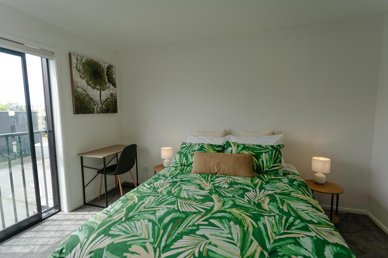 Modern 2 Bedroom Townhouse In Cbd With Parking! Sleeps 5 Крайстчърч Екстериор снимка